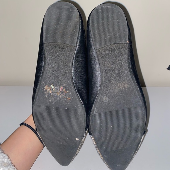 Gap black and white flats - Picture 3 of 4